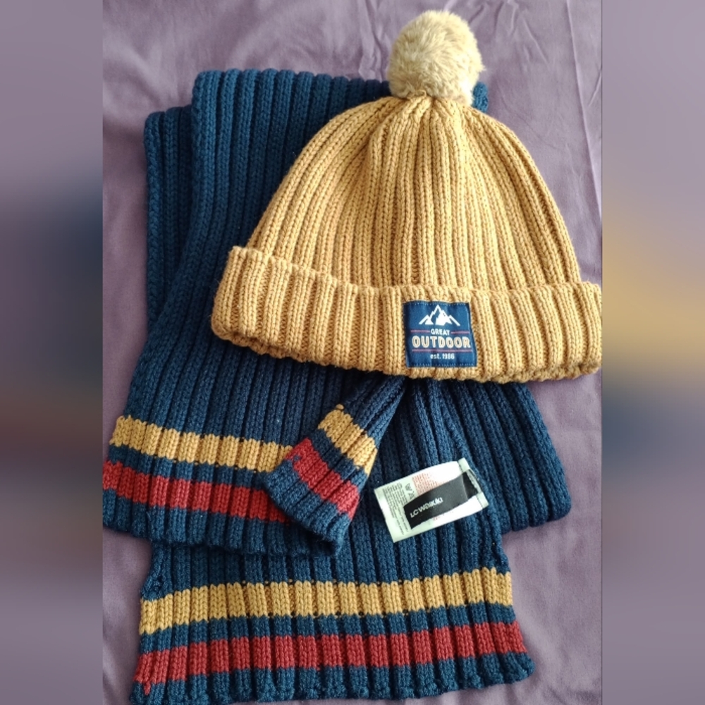 Great Outdoor Knit Hat and Scarf Set